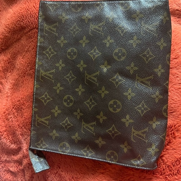 👜 VINTAGE Classic Auth. Louis Vuitton Monogram Pochette Voyage Toiletry Bag - Picture 9 of 12
